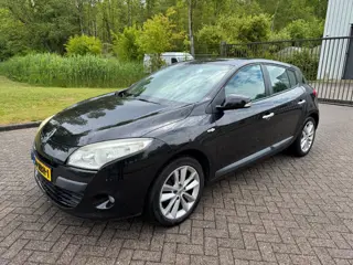 Renault Mégane 1.6 Celsium/NAVI/CRUISE/CLIMA/PARKEERSENSOR VOOR EN ACHTER