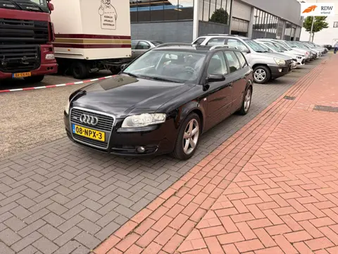 Audi A4 Avant 1.8 Turbo Advance AUTOMAAT/ S-LINE/ LEES TEKST!!!
