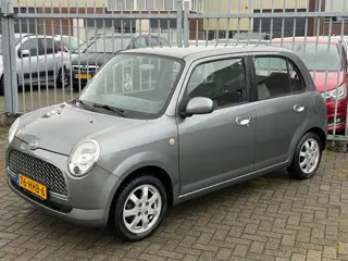 Daihatsu Trevis 1.0 5 deurs! KMST NAP! Airco l Elek pakket l LMV l Centraal l Parrot! TOPSTAAT l 2 S