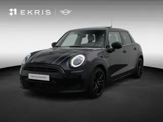 MINI 5-Deurs Cooper Business Edition + Classic Uitvoering + Essence Pack + Glazen panoramadak + Acht