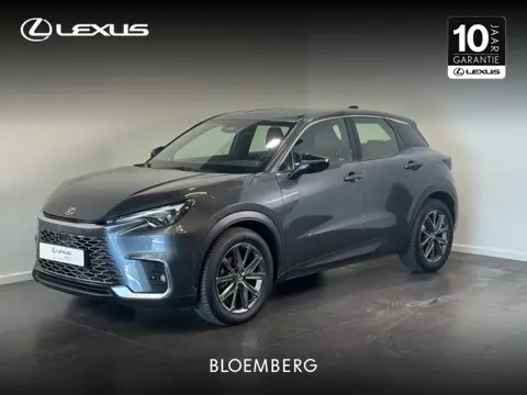 Lexus LBX Relax 2WD | Advanced Pack | All-Season banden | Trekhaak afneembaar | Head-up display |