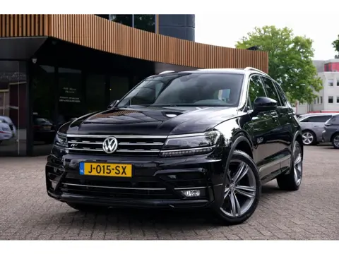 Volkswagen Tiguan 1.5 TSI ACT Highline Business R|Pano|ACC|Trekhaak|R-Line|