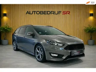 Ford Focus Wagon 1.5 ST-Line Pdc voor en achter! Stoelverwar! Stuurverw! Navi! Camera!