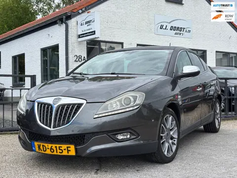 Lancia Delta 1.8-16V Di Platino automaat!