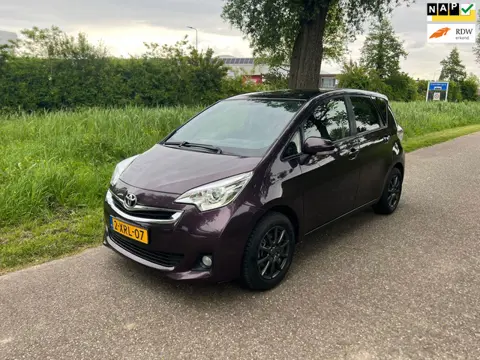 Toyota Verso-S 1.3 VVT-i Trend Pano Airco Cruise Trekhaak Achteruitrij Camera Navi