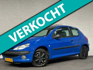 Peugeot 206 1.1 XR - Pano - Radio - NAP