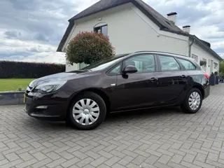 Opel Astra Sports Tourer 1.4 Turbo Berlin / Bj: 2013 / N.A.P