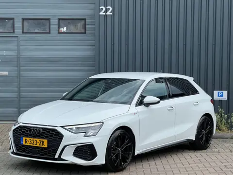 Audi A3 Sportback 30 TFSI S edition|Virtual|ACC|Matrix|SportStoelen|Stoel Verw|Carplay