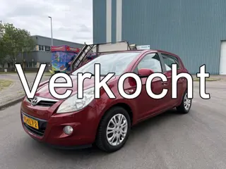Hyundai i20 1.2i DynamicVersion 78 PK. Als nieuw rijdende auto met slechts 119.000 KM !!!