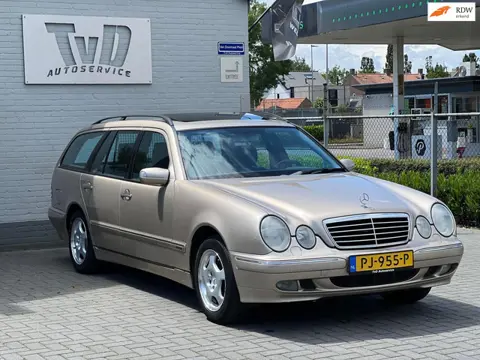 Mercedes-Benz E-klasse Combi 240 V6 Airco|Dakraam|Bijgeluid Aanwezig|Youngtimer|