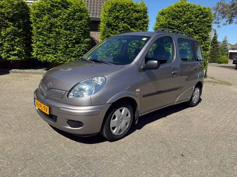 Toyota Yaris Verso 1.5 VVT-i Sol