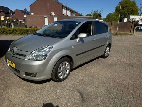 Toyota Verso 1.8 VVT-i Dynamic