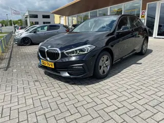 BMW 1-serie 118i (bj 2022, automaat)