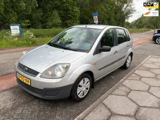 Ford Fiesta 1.3-8V Champion + AIRCO + TREKHAAK!