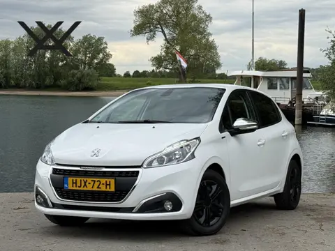 Peugeot 208 1.2 PureTech Allure | Navi | Stoelverw.| PDC