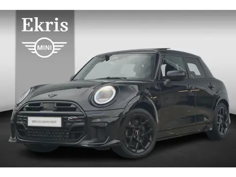 Mini 5-deurs Cooper C | John Cooper Works Trim | Pakket M | Panoramadak | Head-Up Display | Driving 