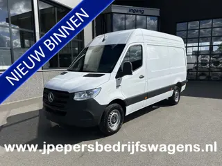 Mercedes-Benz eSprinter 320 L2 Pro 81kWh / Snel laden 115Kw / Trekhaak / MBUX / Navigatie / Camera /