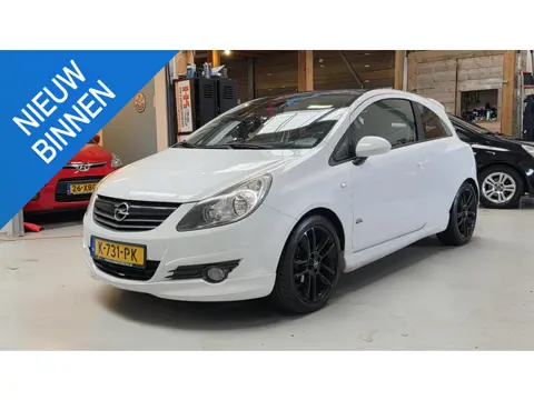 Opel Corsa 1.4-16V OPC Line Navi, Carplay, 17" LMV, Sportstoelen, .....