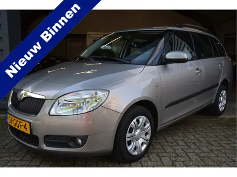 Škoda Fabia Combi 1.6-16V Ambiente Airco (bj 2008)