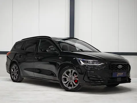 Ford Focus Wagon 1.0 EcoBoost Hybrid ST Line | Trekhaak | Winter | Keyless | Camera | NW OH & APK |