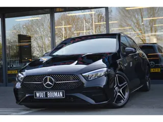 Mercedes-Benz A-Klasse 200 AMG Led Panorama Widescreen Sfeer Camera Night CarPlay Pdc