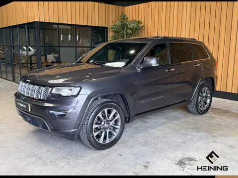 Jeep Grand Cherokee 3.6 Overland. Leer. Navi. Apple-carplay. Trekhaak. Van eerste eigenaar. BTW.
