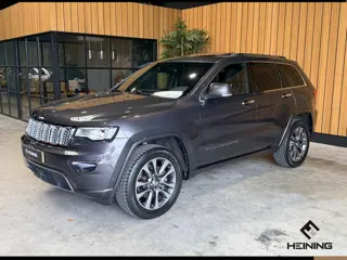 Jeep Grand Cherokee 3.6 Overland. Leer. Navi. Apple-carplay. Trekhaak. Van eerste eigenaar. BTW.