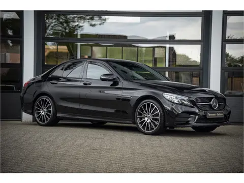 Mercedes-Benz C-Klasse 300 AMG Line * Premium Plus Pack * Face lift