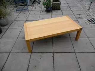 Te koop een nieuwe salontafel