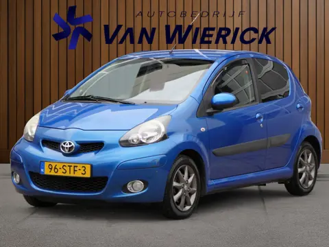 Toyota Aygo 1.0-12V Dynamic Navigator 5-Deurs automaat | Navi | Airco | LM Velgen | NAP | Zuinig!