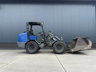 Giant V6004