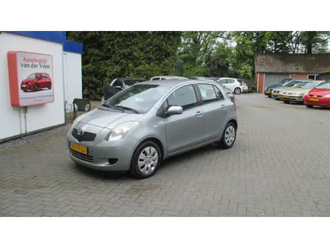 Toyota Yaris 1.3 VVTi Sol MMT