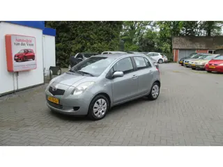Toyota Yaris 1.3 VVTi Sol MMT