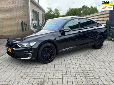 Volkswagen Passat 1.4 TSI GTE Highline |trekhaak | panoramadak | automaat |top onderhouden !