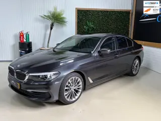 BMW 5-serie 530i xDrive High Executive|Schuifdak|Memory|Trekhaak|