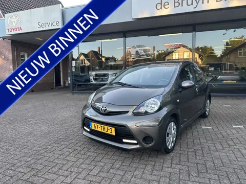 Toyota Aygo 1.0 VVT-i Aspiration automaat / slechts 55.000 km / facelift model / origineel Nederland