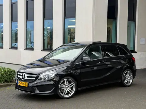 Mercedes-Benz B-klasse 180 AUTOMAAT AMG styling, panoramadak, trekhaak, 47000 km, dealer onderhouden