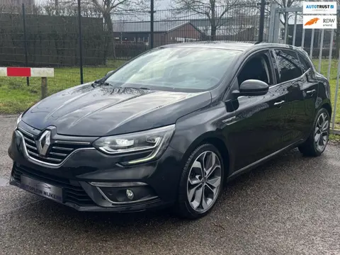Renault Mégane 1.3 TCe Bose Automaat LED Carplay Camera Ambient