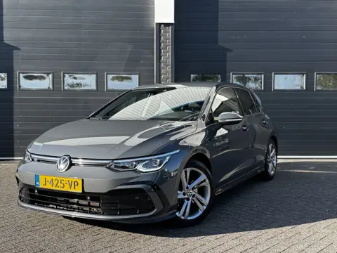 Volkswagen Golf 1.5 eTSI 150PK 3 x R-Line | ACC | Climate | Navi | Carplay | Sfeerverl. | €19.900,- 