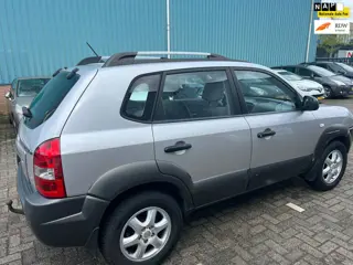 Hyundai Tucson 2.0i Active rijdt super AIRCO