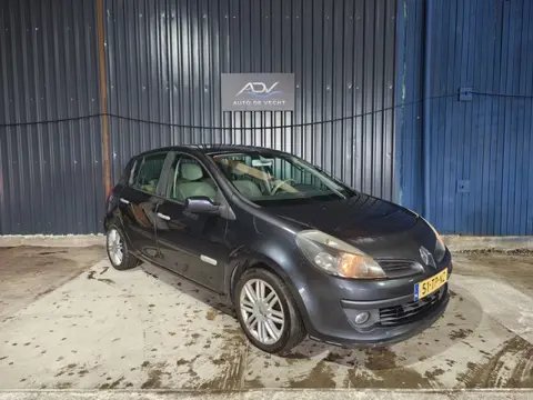 Renault Clio 1.6-16V Initiale AUTOMAAT - 5 DEURS - AIRCO