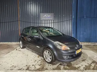 Renault Clio 1.6-16V Initiale AUTOMAAT - 5 DEURS - AIRCO