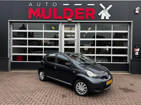 TOYOTA AYGO  1.0 12V VVT-I ACCESS / AIRCO / CARPLAY / NAP / 2e eigenaar / LAGE KMS! / RIJKLAAR! 