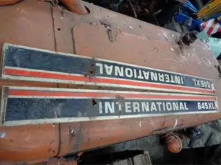 International - zijpaneel 845xl