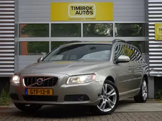 Volvo V70 2.5FT 231pk Aut. *BTW-auto/Trekhaak/18"/Xenon/Historie*