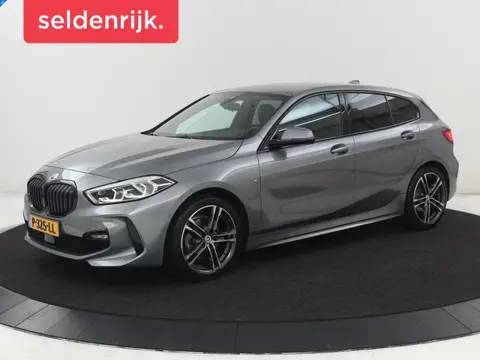 BMW 1-serie 118i M Sport | Carplay | Sportstoelen | Camera | Half leder | Navigatie | Live Cockpit |