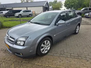 Opel Vectra 1.8-16V V-line (bj 2005)