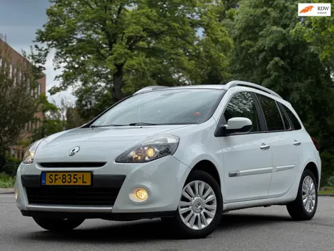 Renault Clio Estate 1.2 TCE Corporate|NAVI|PSENSOR|HALFLEDER|AIRCO|TREKHAAK|CRUISE|2XSLEUTELS|COMPLE