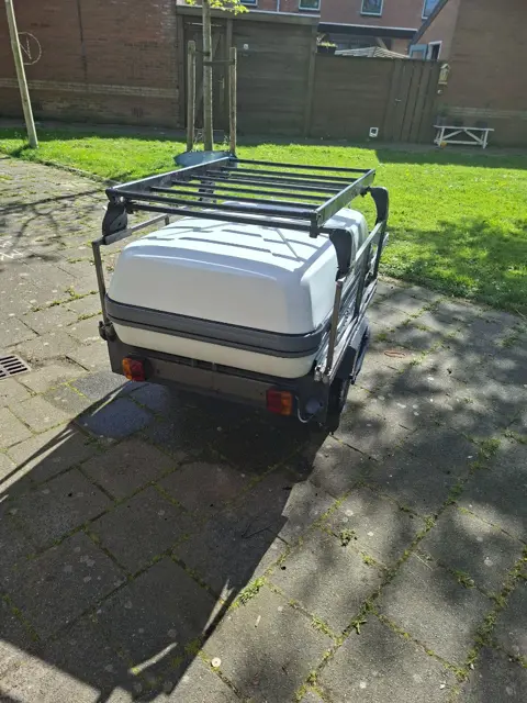 wegens aanschaf auto zonder trekhaak , een muli fuctionele aanhanger te koop