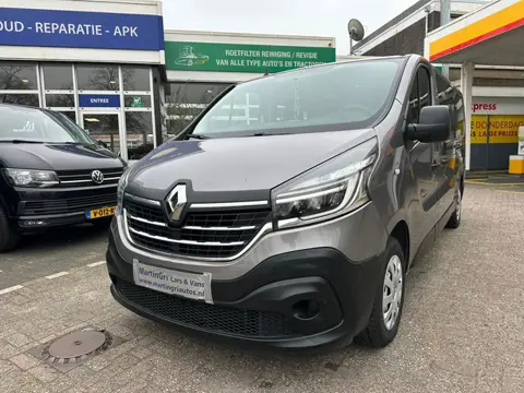 Renault Trafic 2.0 dCi 120 L2H1 Passenger 8+1